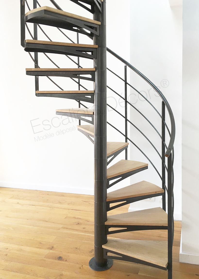 SH052 - Hélicoïdal Atelier Loft. Escalier colimaçon design en bois et métal. Vue 2
